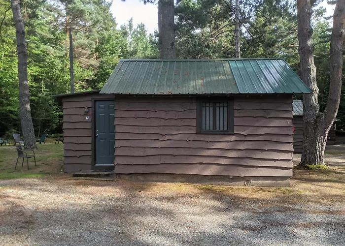 Moreno'S Adirondack Cabins