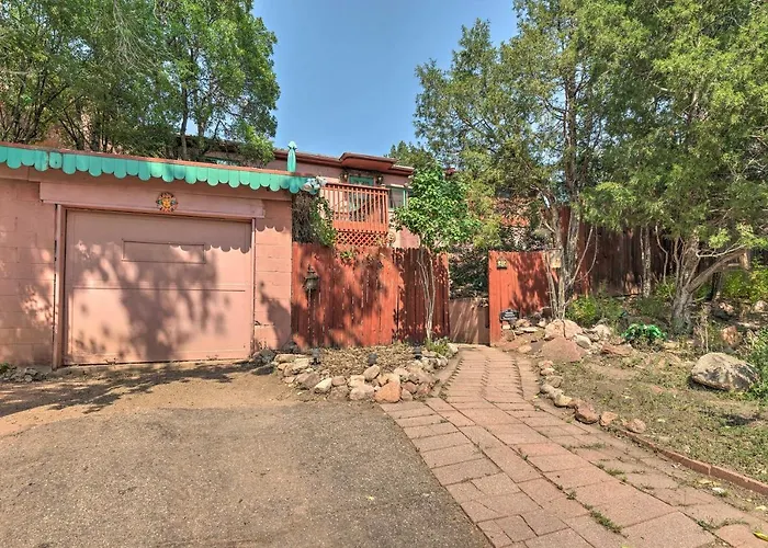 Colorful Bungalow By Pikes Peak/Garden Of The Gods