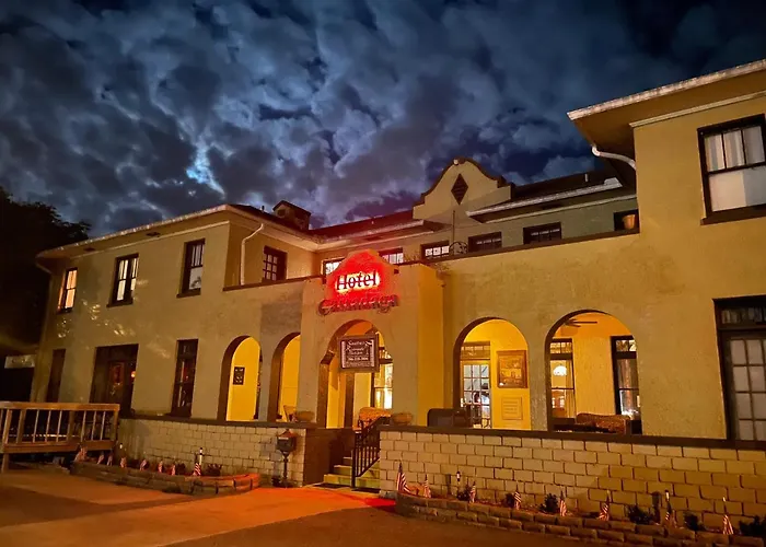 Cassadaga Hotel And Spiritual Center