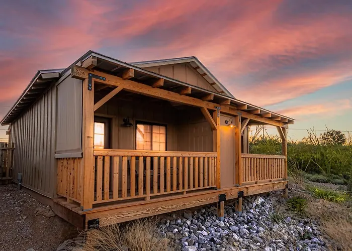 -Pet Friendly- Miners Cabin #5 -Two Double Beds - Private Balcony