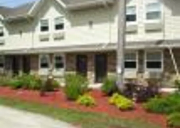 Price Pointe Inn