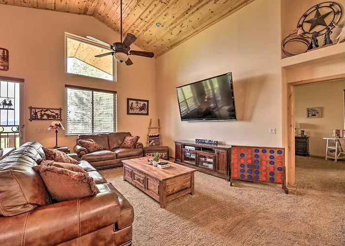 Deck & Views: Dog-Friendly Cabin In Show Low!