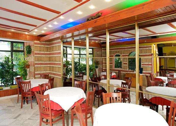 Family Hotel Flora