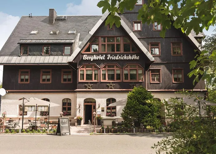 Berghotel Friedrichshoehe - Sauna, Pool & Natur