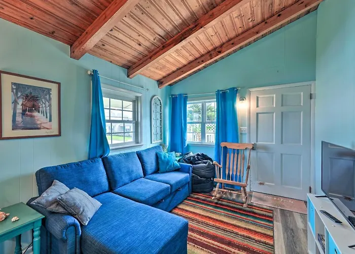 Pet-Friendly Townhome, 2 Blocks To Atlantic Beach!