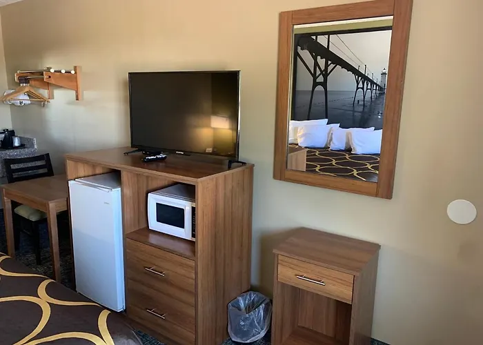 Super 8 By Wyndham Petoskey
