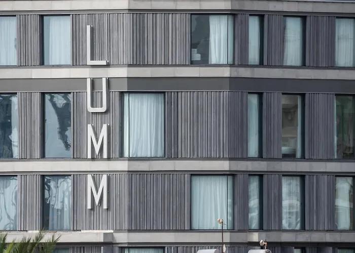 Hotel LIVVO Lumm