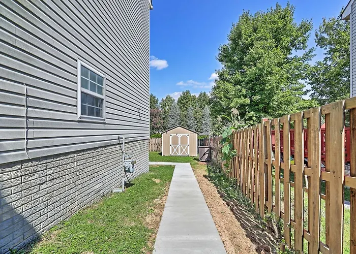 32 Mi To Dc: Lower-Level Woodbridge Apt W/ Patio!