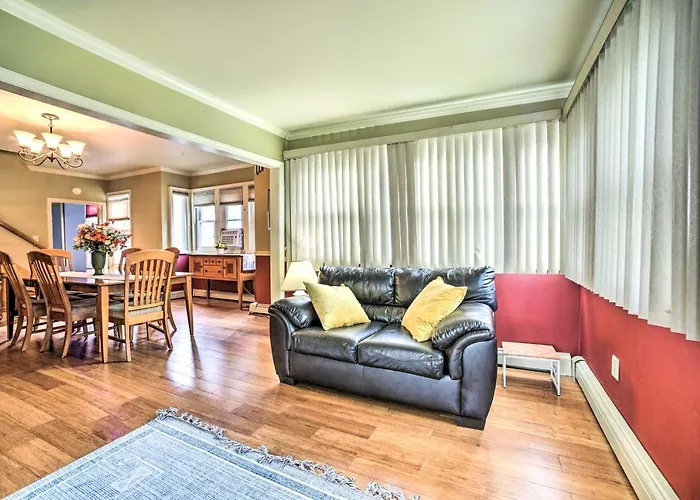 Pet-Friendly Latham Retreat ~ 7 Mi To Albany!