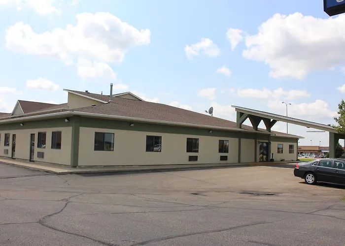 Days Inn By Wyndham Watertown