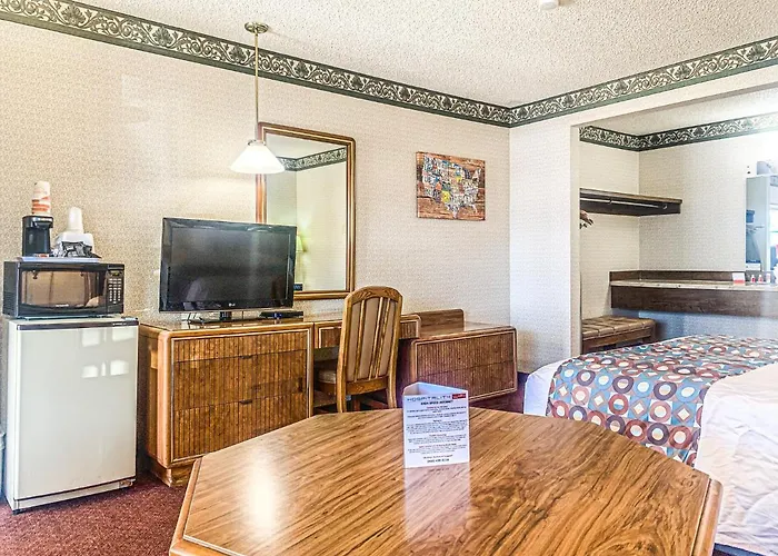 Econo Lodge Inn & Suites Winnemucca