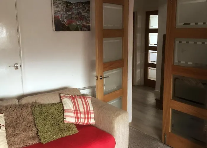 Entire House Near Beaches, Footpaths, Dog Friendly