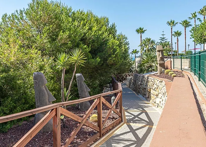 Stunning Sea And Mountains Views Close To The Beach !