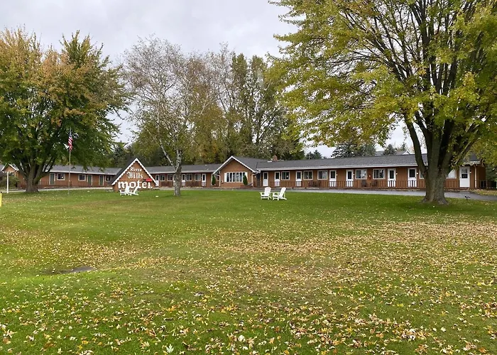 The River Hills Motel - Algoma, Wi - Near Door County