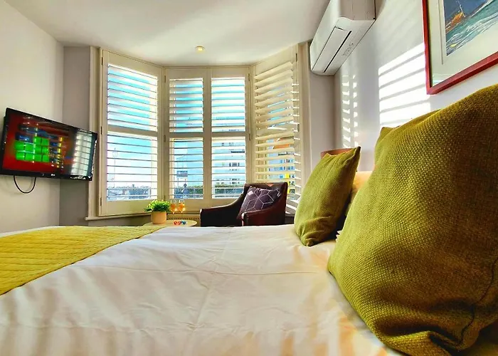 A Room With A View - Free Parking