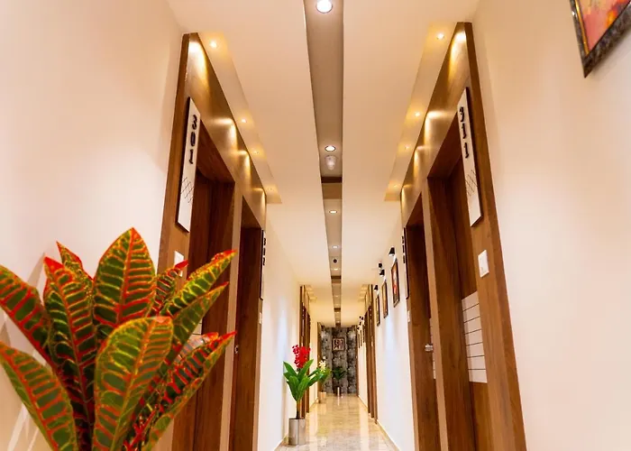 Hotel Lee Grand