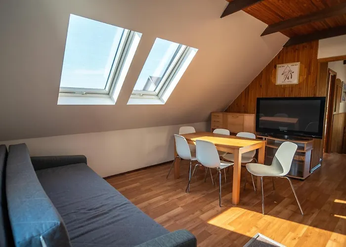 Mikulov - Inn - Hotel S Vinnym Sklepem Venuse