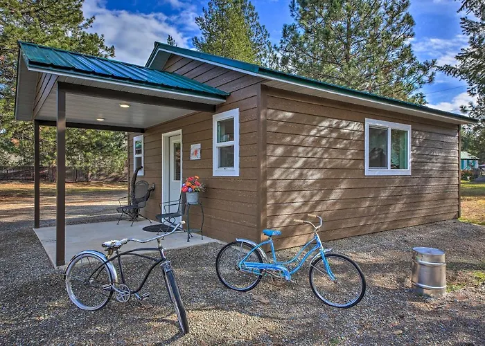 Pet-Friendly Libby Cottage W/ Mountain Views!