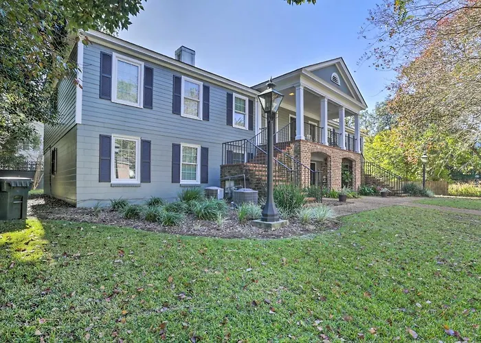 Walk To Broad St: Central Thomasville Condo