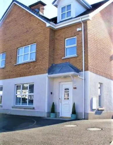 Hopefield Premium Holiday Home Portrush Sleeps 10 4 Bedrooms