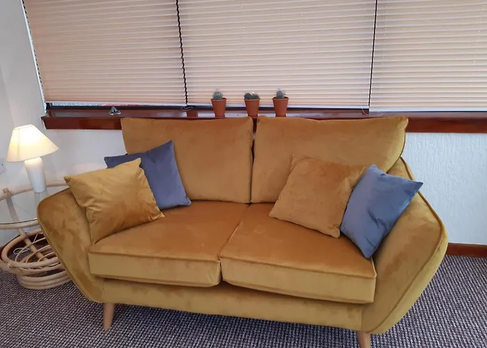 Leafield Holiday Home