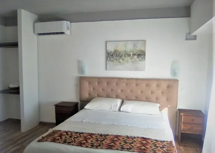 Dino'S Hotel