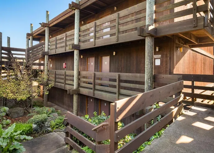 Harbor Lite Lodge