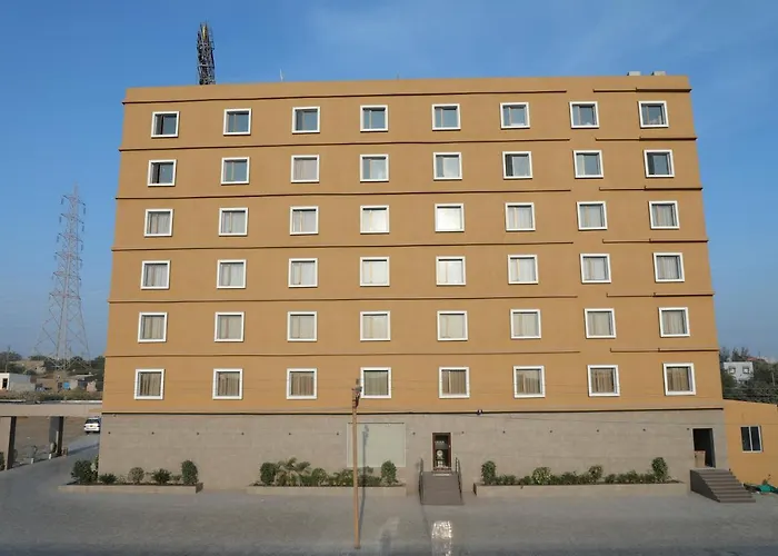 Oaktree Hotel