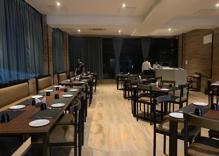 Hotel Padmawati Grand