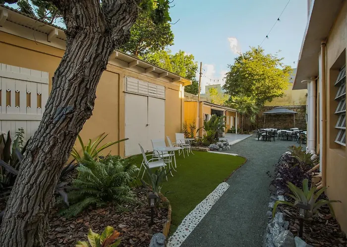 Ruff Resort At Victoria House