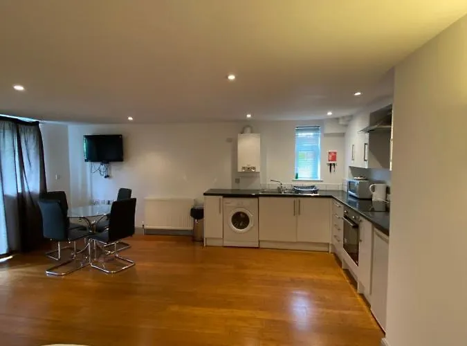 Contractors Guest House