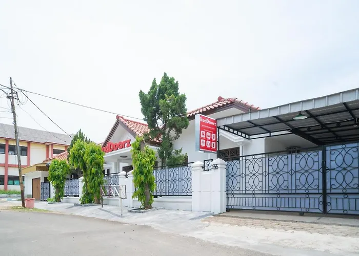 Reddoorz Near Bundaran Ciceri