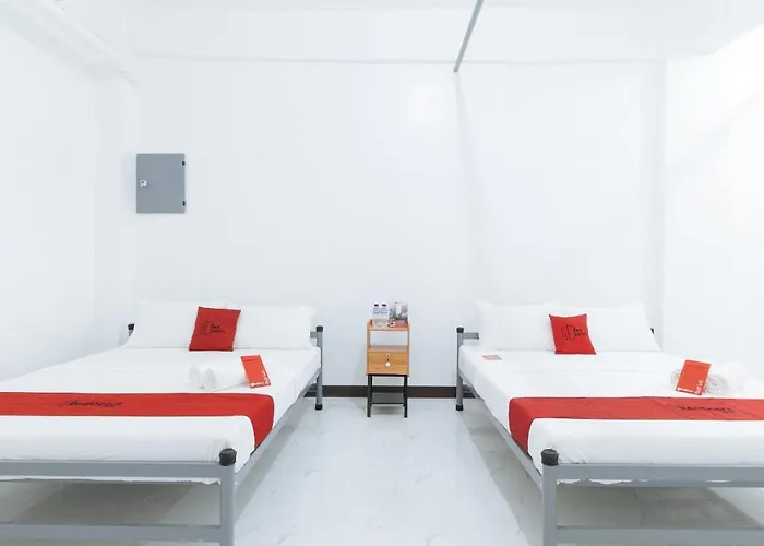 Reddoorz @ Don Martie Beach House Naic Cavite