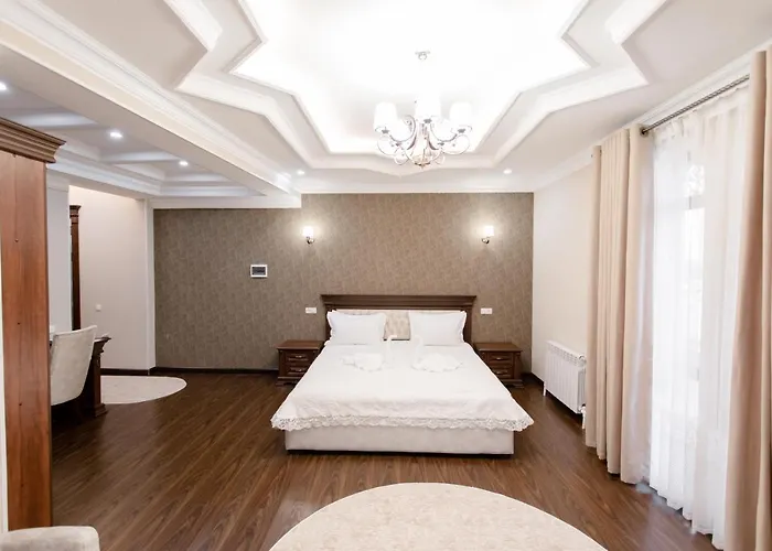 Hotel Silver Rows