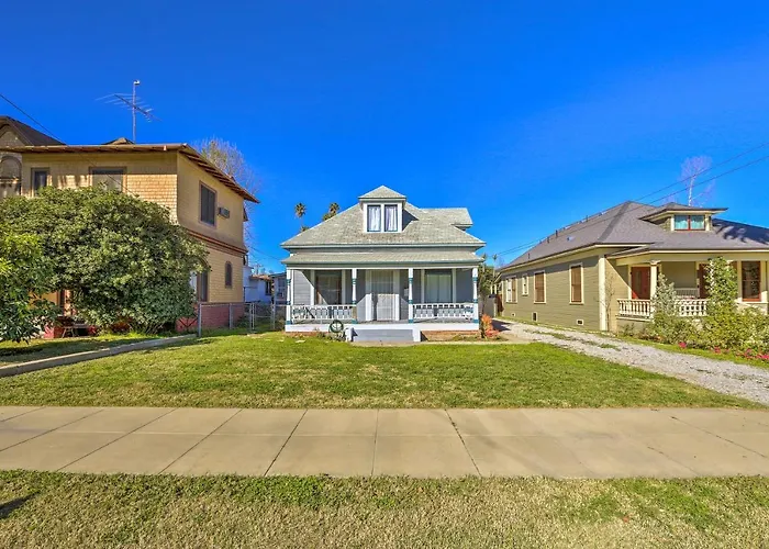Riverside House W/ Yard ~ 1 Mi To Downtown!