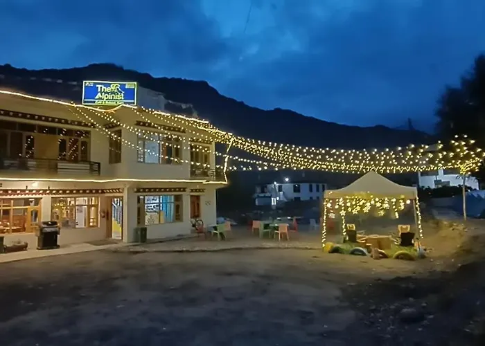 The Alpinist Cafe And Retreat