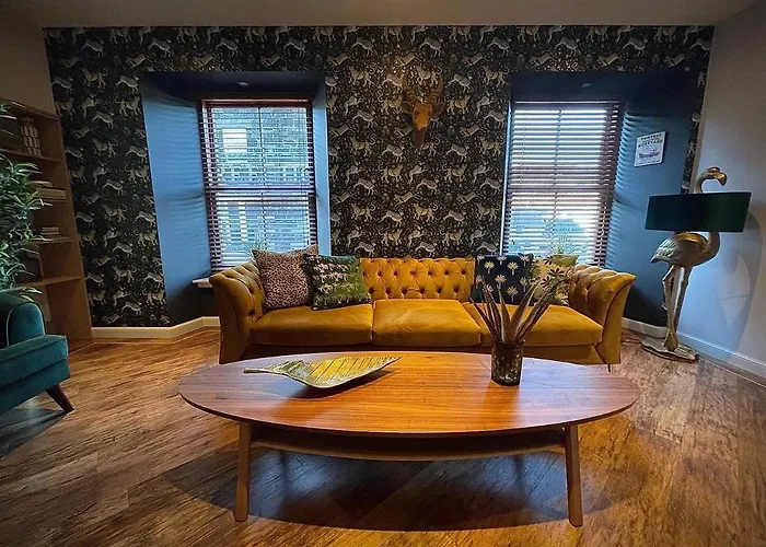 Lower Flat, Nicolson House.