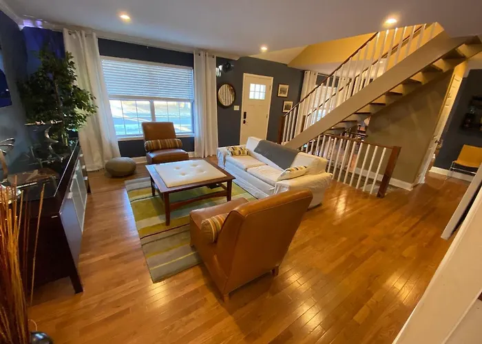 Here It Is! Cool Cape Cod-3 Br-2.5 Bath-12 Guests