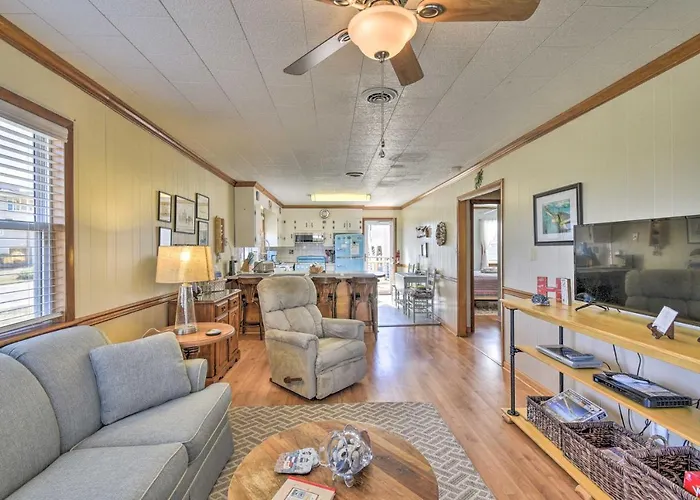 Nags Head Cottage: Screened Porch, Walk To Beach!