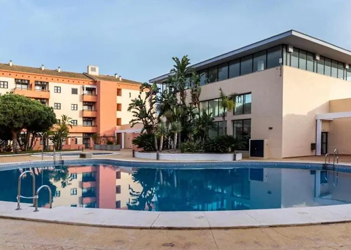 Apartamento 303 junto a la playa piscina y parking