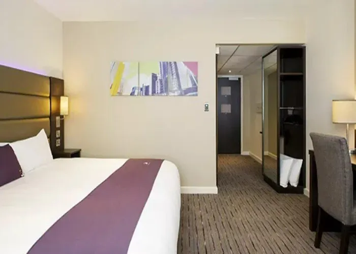 Premier Inn Cheltenham Town Centre