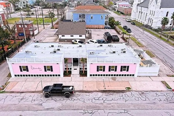 Room 8 Oleander Hotel Downtown Galveston Hotel Near Cruise Terminal & Beach