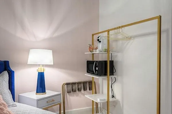 Room 2 Oleander Hotel Walk To Cruise Terminal, Restaurants & The Strand