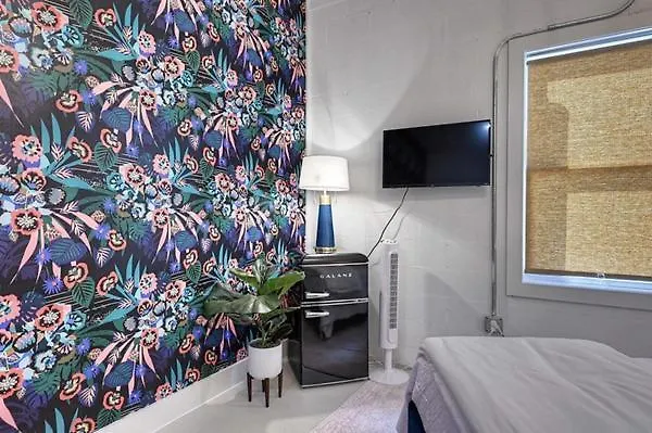 Room 2 Oleander Hotel Walk To Cruise Terminal, Restaurants & The Strand