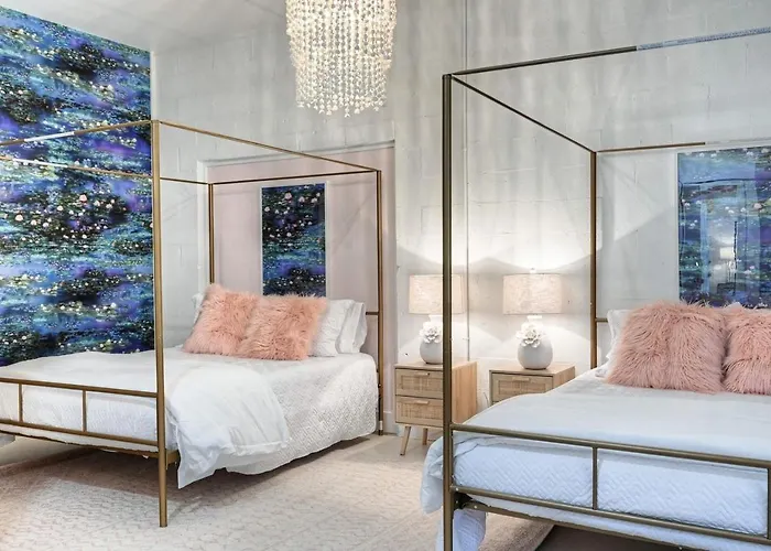 Room 9 Oleander Hotel Walk To Cruise Terminal, Restaurants & The Strand