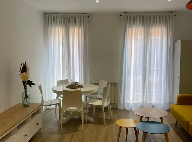 Estrada Suites