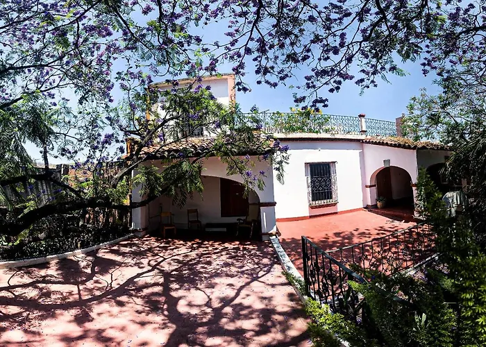 Agrado Guest House
