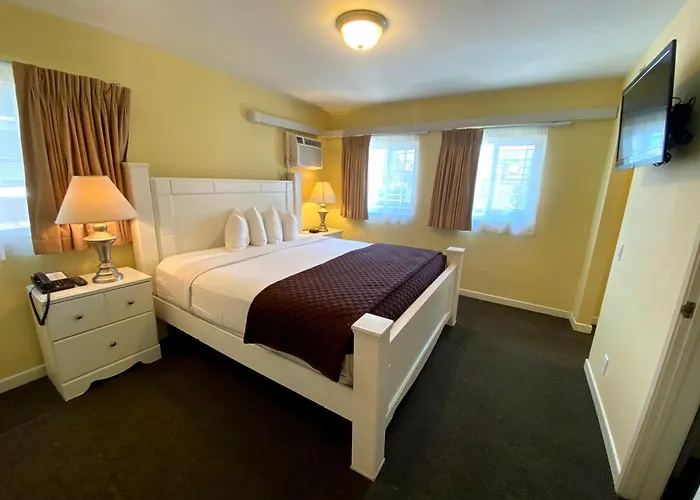 Hollywood Celebrity Hotel