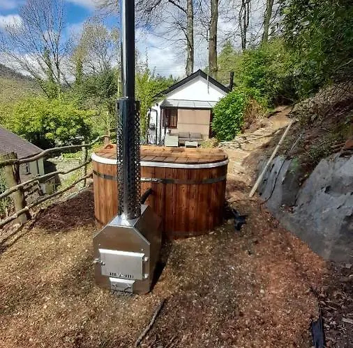Ty Gwyn Cottage & Hot Tub