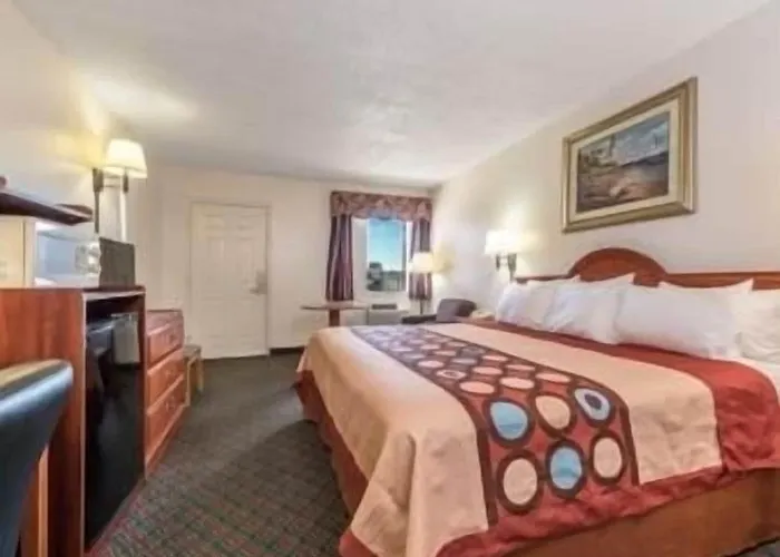 Super 8 By Wyndham Eastland